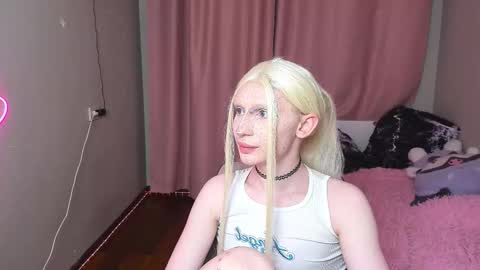 Mikaella - Mika online show from 12.02.25