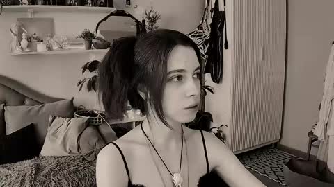 yoka_paradoxxx online show from 05.08.26