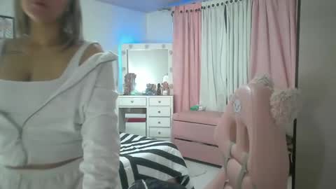 Snapshot of yokiko_daring chatting on 09.09.25 yokiko online show from 09.09.25