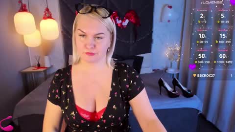 Snapshot of yolanda_kiss chatting on 02.17.25 Yolanda online show from 02.17.25