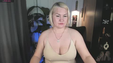 Snapshot of yolanda_kiss chatting on 06.29.26 Yolanda online show from 06.29.26