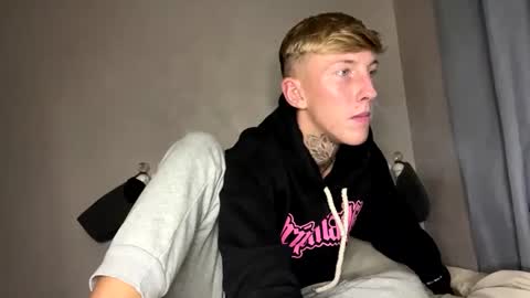 Snapshot of yorkshirelad208 chatting on 01.04.25 Harrison online show from 01.04.25