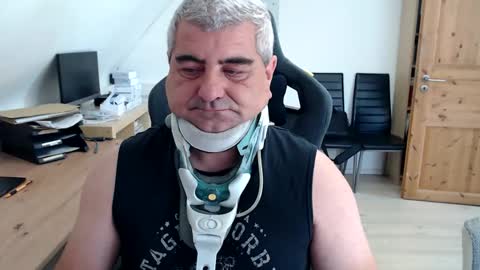 yoschi1976 online show from 09.14.25