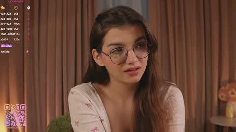 Elizabeth brunette -- Darline blonde  online show from 12.13.25