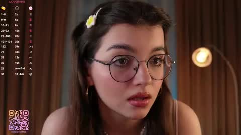 Elizabeth brunette -- Darline blonde  online show from 12.17.25