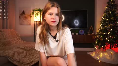 Elizabeth brunette -- Darline blonde  online show from 12.18.25