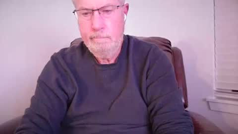 Snapshot of yougogirl_3 chatting on 03.05.25 Colorado Guy Straight online show from 03.05.25