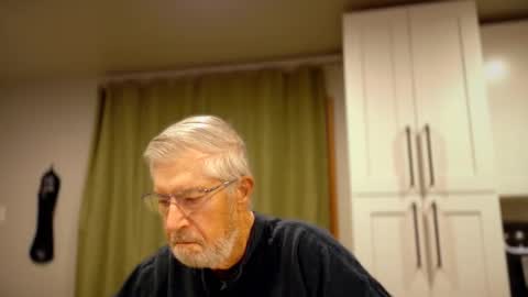 Snapshot of yougogirl_3 chatting on 10.31.25 Colorado Guy Straight online show from 10.31.25