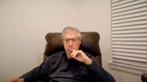 Snapshot of yougogirl_3 chatting on 11.05.25 Colorado Guy Straight online show from 11.05.25