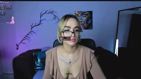 Snapshot of your_bunny12 chatting on 11.11.25 your bunny12 online show from 11.11.25