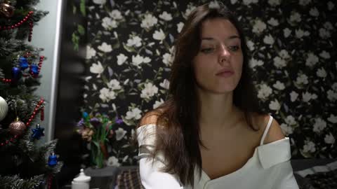 Snapshot of your_little_flexible_girl chatting on 12.20.24 Meri online show from 12.20.24