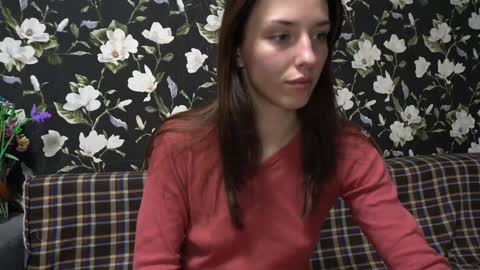Snapshot of your_little_flexible_girl chatting on 12.27.24 Meri online show from 12.27.24