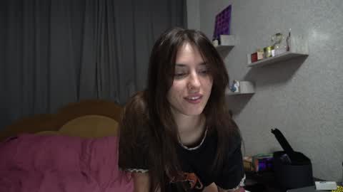 Snapshot of your_little_flexible_girl chatting on 01.26.25 Meri online show from 01.26.25