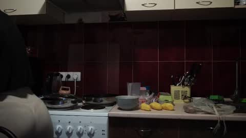 Snapshot of your_little_flexible_girl chatting on 03.04.25 Meri online show from 03.04.25