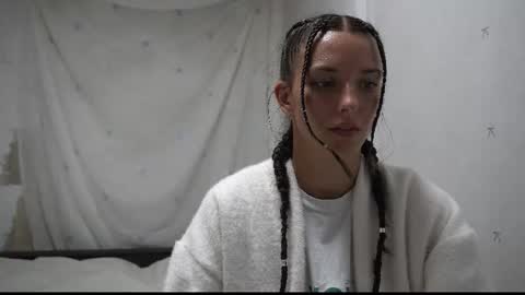 Snapshot of your_little_flexible_girl chatting on 09.21.25 Meri online show from 09.21.25