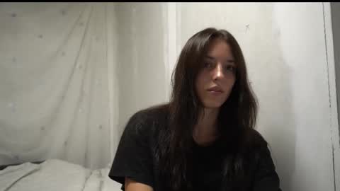 Snapshot of your_little_flexible_girl chatting on 10.04.25 Meri online show from 10.04.25