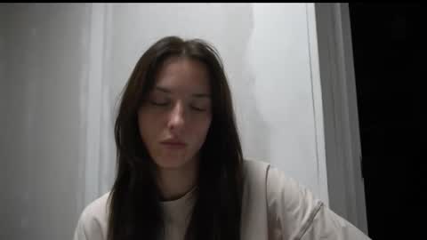 Snapshot of your_little_flexible_girl chatting on 10.15.25 Meri online show from 10.15.25