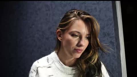 Snapshot of your_little_flexible_girl chatting on 11.12.25 Meri online show from 11.12.25