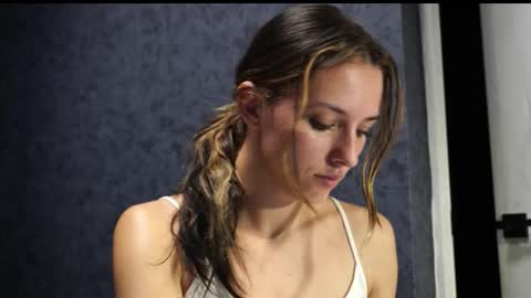 Snapshot of your_little_flexible_girl chatting on 11.13.25 Meri online show from 11.13.25