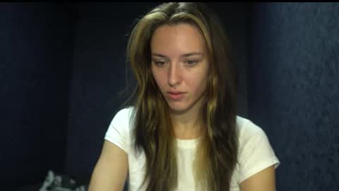 Snapshot of your_little_flexible_girl chatting on 11.28.25 Meri online show from 11.28.25