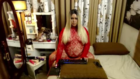 Snapshot of your_sissy_lyn chatting on 06.23.26 your_sissy_lyn online show from 06.23.26