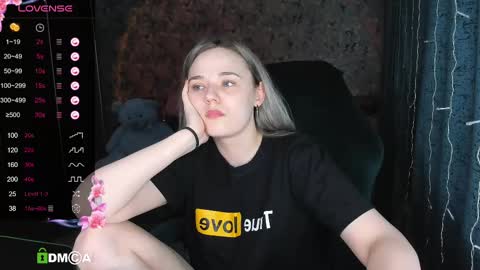 Molly online show from 03.10.25