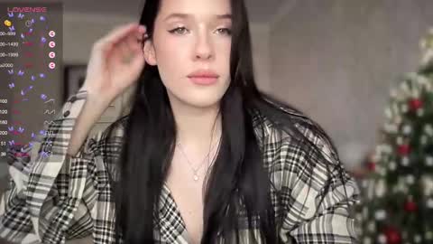 Snapshot of your_sweet_angel_ chatting on 01.16.25 Mia online show from 01.16.25