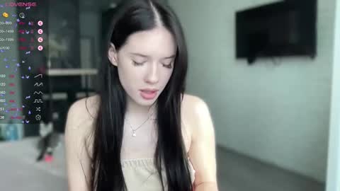 Snapshot of your_sweet_angel_ chatting on 01.28.25 Mia online show from 01.28.25