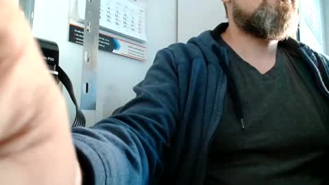 Snapshot of your_tipie chatting on 10.03.25 your_tipie online show from 10.03.25