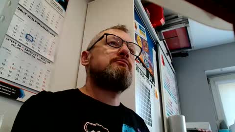 Snapshot of your_tipie chatting on 11.05.25 your_tipie online show from 11.05.25