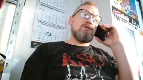 Snapshot of your_tipie chatting on 11.06.25 your_tipie online show from 11.06.25