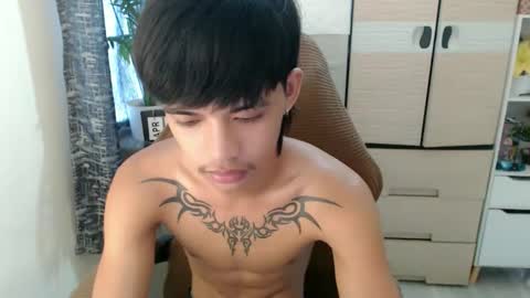 yourasian_eric online show from 04.10.26