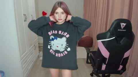 Snapshot of yourcassidy chatting on 04.21.26 Cassie online show from 04.21.26