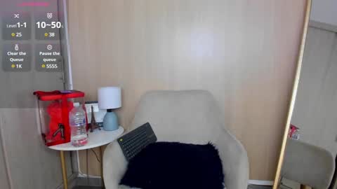 Snapshot of yourcutesofi chatting on 01.15.25 Sofia independent model 3 online show from 01.15.25