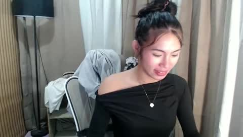 Snapshot of yourdreamgirlgwen chatting on 05.16.26 GWENI online show from 05.16.26