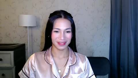 Snapshot of yourdreamgirlgwen chatting on 05.19.26 GWENI online show from 05.19.26