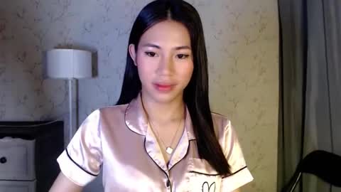 Snapshot of yourdreamgirlgwen chatting on 05.29.26 GWENI online show from 05.29.26