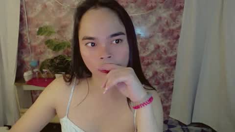 Snapshot of yourdreamgirljenelyn chatting on 05.10.26 Alice online show from 05.10.26