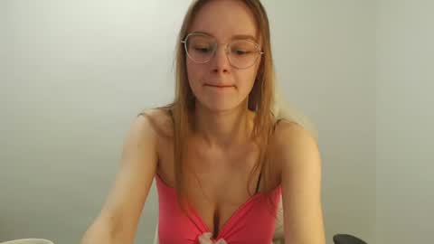 Snapshot of yourdreamray chatting on 06.20.26 Lana online show from 06.20.26