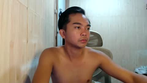 Snapshot of yourfantasyboyjr chatting on 11.17.25 i am your dream boy JR online show from 11.17.25