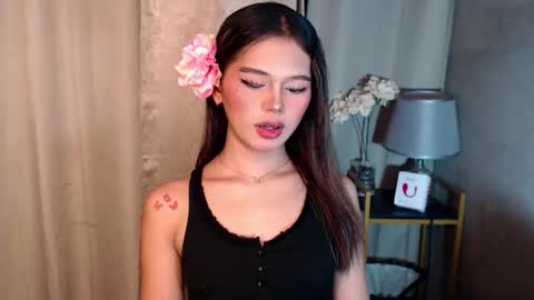 Snapshot of yourfavoratesunshine chatting on 11.05.25 Sunshine online show from 11.05.25