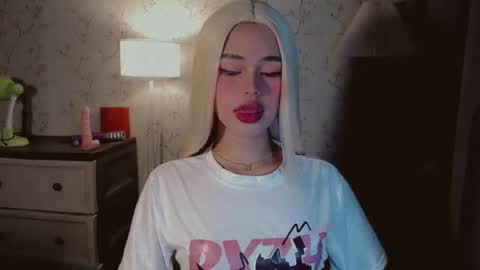 Snapshot of yourfavoratesunshine chatting on 11.16.25 Sunshine online show from 11.16.25