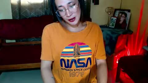 ZOE KHATE online show from 12.04.25