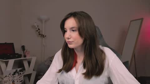 Snapshot of yourfrenchteacher chatting on 01.22.25 Chloe online show from 01.22.25