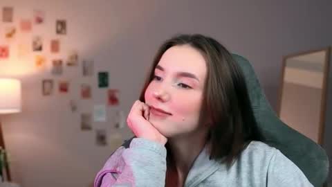 Snapshot of yourfrenchteacher chatting on 10.13.25 Chloe online show from 10.13.25