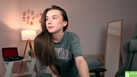 Snapshot of yourfrenchteacher chatting on 10.28.25 Chloe online show from 10.28.25