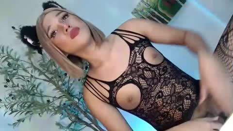 Snapshot of yourgirlnextdoor18 chatting on 05.18.26 yourgirlnextdoor18 online show from 05.18.26