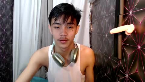 Snapshot of yourguy_josh23 chatting on 03.08.25 Josh online show from 03.08.25