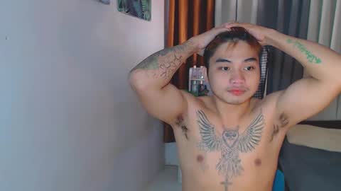 Snapshot of yourhandsome_hunk chatting on 01.20.25 Paul online show from 01.20.25