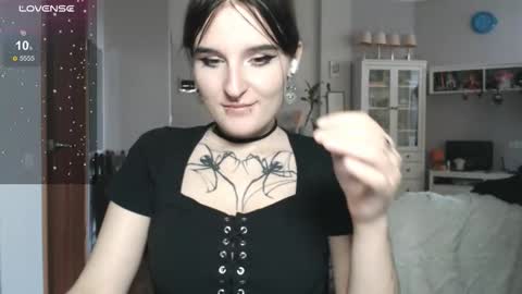 Snapshot of yourhanna_ chatting on 09.13.25 hanna online show from 09.13.25